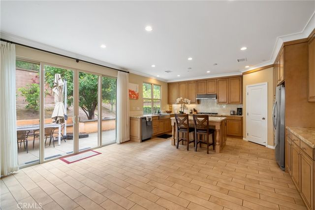 61 Crestwick, Irvine, CA 92620