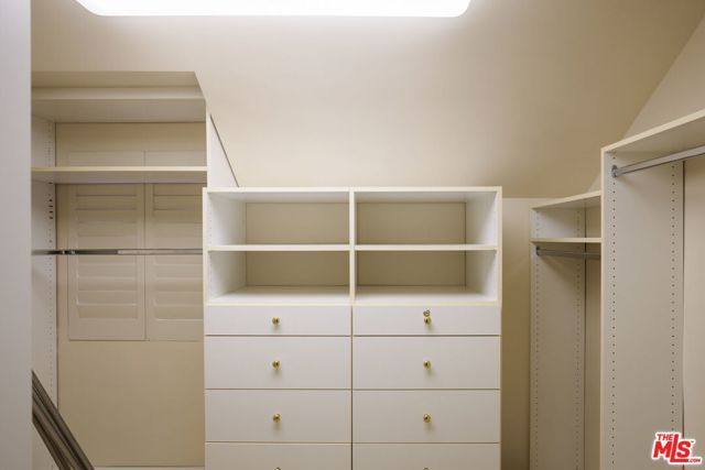 11611 Terryhill Place, Los Angeles, CA 90049