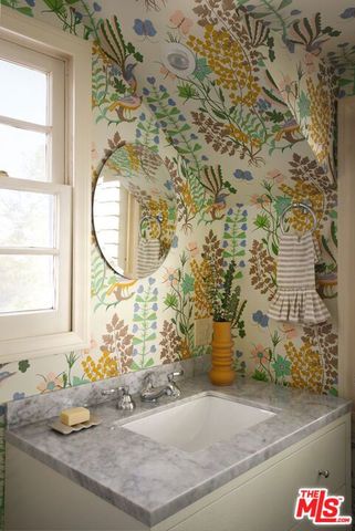 11611 Terryhill Place, Los Angeles, CA 90049