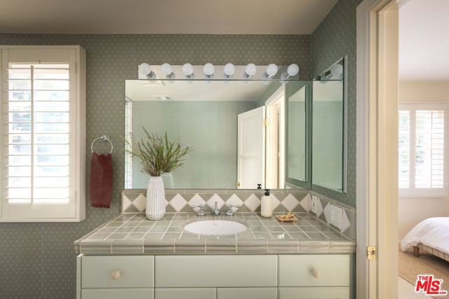 11611 Terryhill Place, Los Angeles, CA 90049