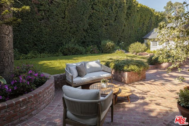 11611 Terryhill Place, Los Angeles, CA 90049