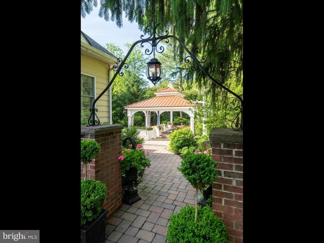 65 DELANCY CT, Phoenixville, PA 19460