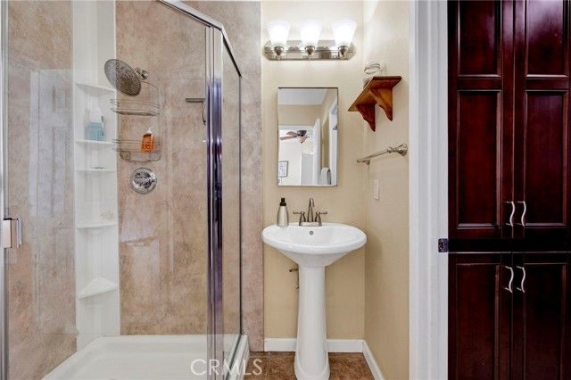 22677 Criswell, West Hills (los Angeles), CA 91307