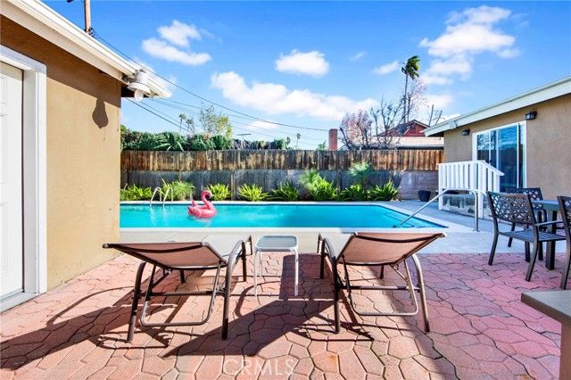 22677 Criswell, West Hills (los Angeles), CA 91307