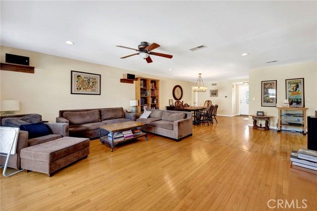 22677 Criswell, West Hills (los Angeles), CA 91307