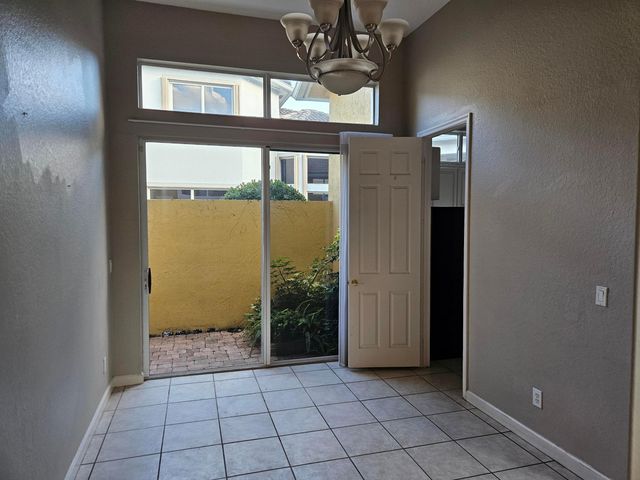 5842 NW 123rd Avenue, Coral Springs, FL 33076