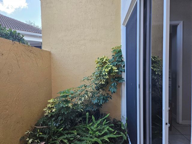 5842 NW 123rd Avenue, Coral Springs, FL 33076