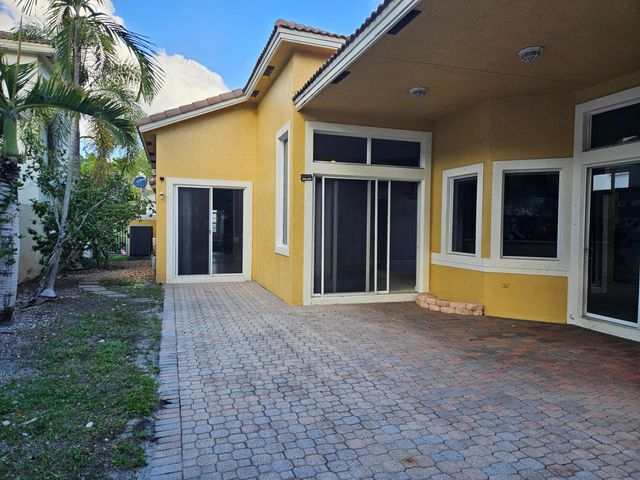 5842 NW 123rd Avenue, Coral Springs, FL 33076