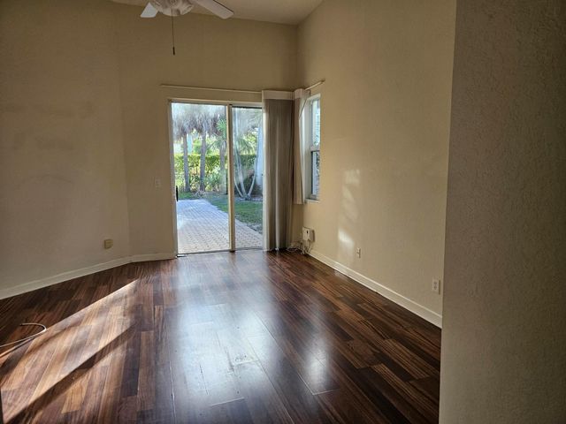 5842 NW 123rd Avenue, Coral Springs, FL 33076