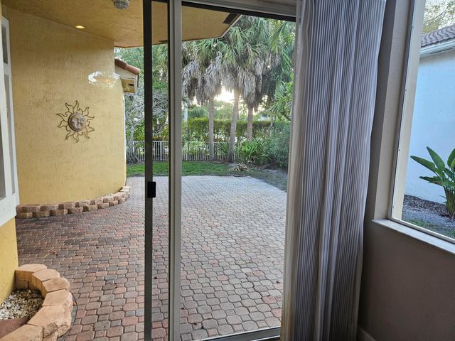 5842 NW 123rd Avenue, Coral Springs, FL 33076