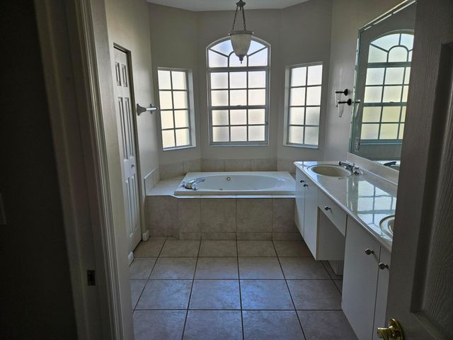 5842 NW 123rd Avenue, Coral Springs, FL 33076