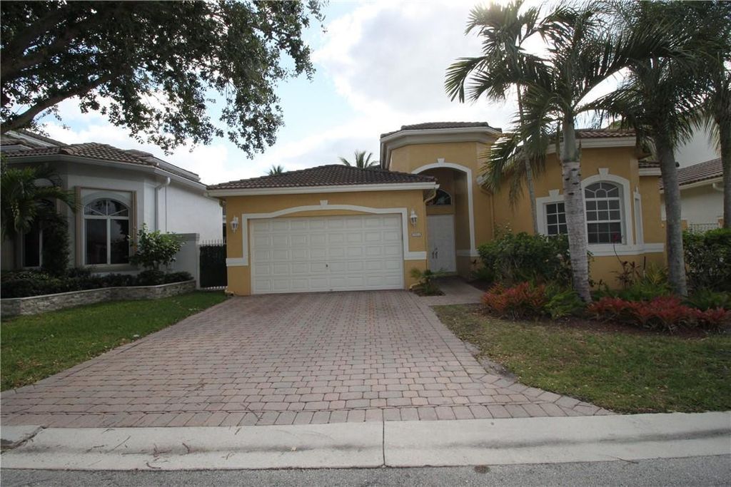 5842 NW 123rd Avenue, Coral Springs, FL 33076