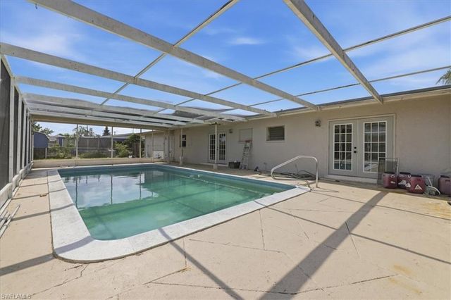 807 Leeland Heights BLVD E, Lehigh Acres, FL 33936