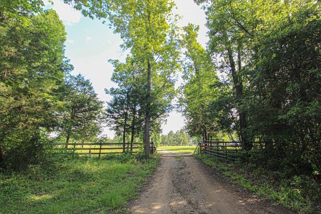899 J Hickman Road, Leggett, TX 77350