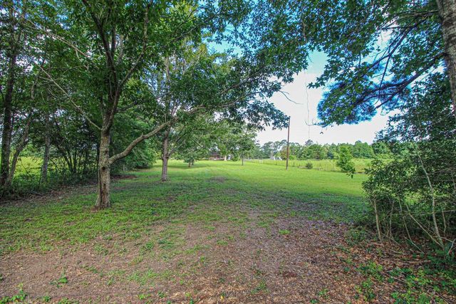 899 J Hickman Road, Leggett, TX 77350