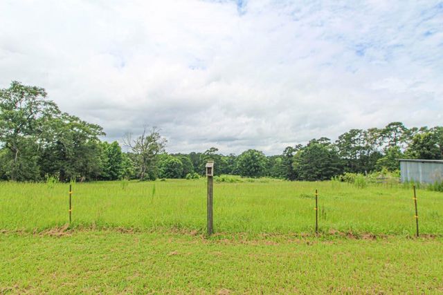 899 J Hickman Road, Leggett, TX 77350