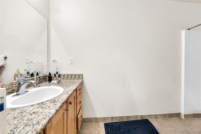 28553 Carlton Way Drive, Novi, MI 48377