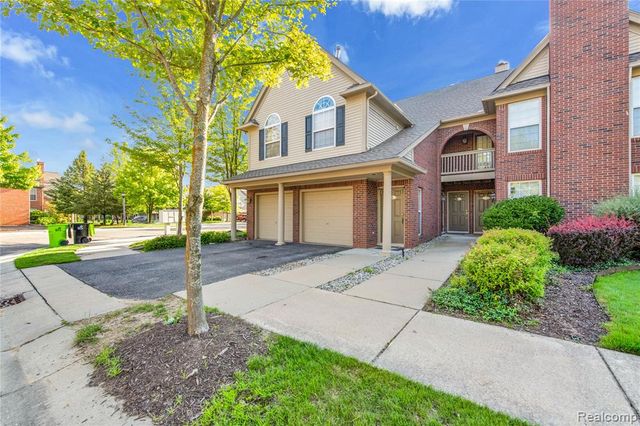 28553 Carlton Way Drive, Novi, MI 48377