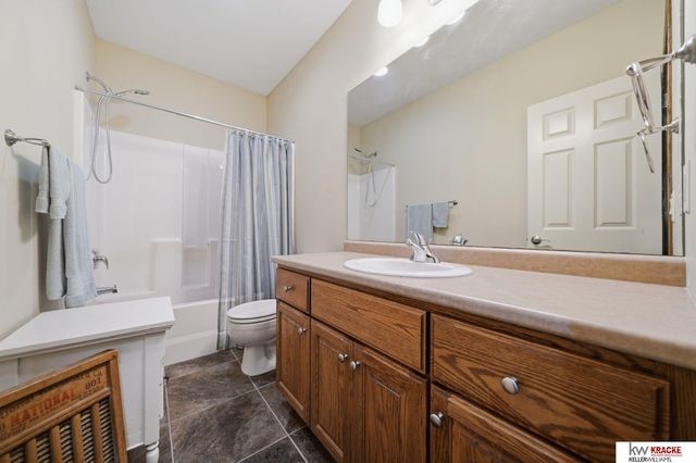6646 S 86th Street, Lincoln, NE 68526