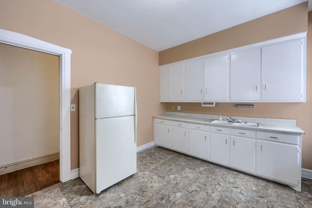 339 E MARKET ST, York, PA 17403