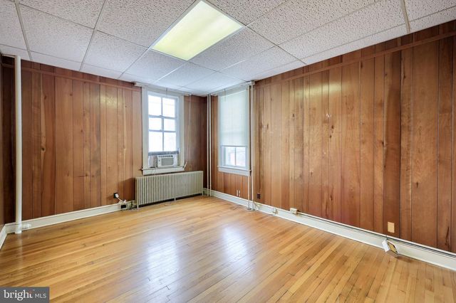 339 E MARKET ST, York, PA 17403