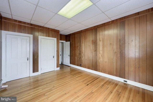 339 E MARKET ST, York, PA 17403