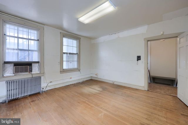 339 E MARKET ST, York, PA 17403