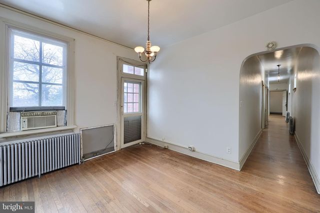 339 E MARKET ST, York, PA 17403