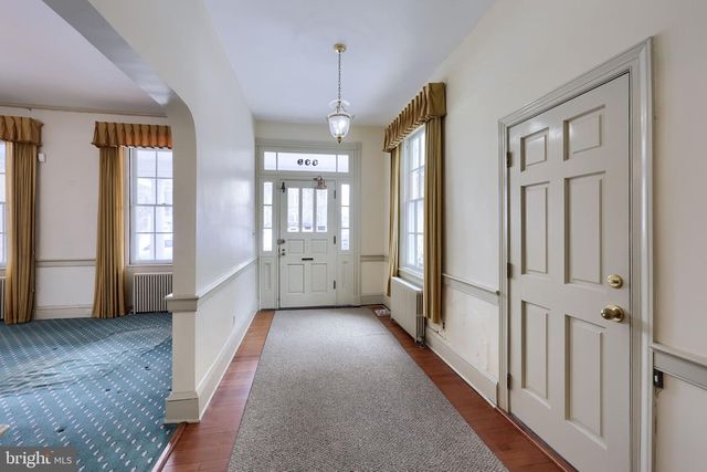 339 E MARKET ST, York, PA 17403