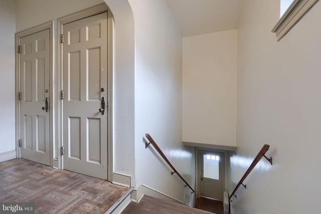 339 E MARKET ST, York, PA 17403