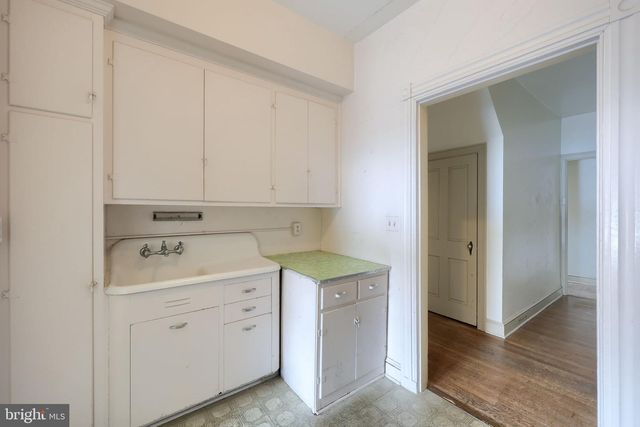 339 E MARKET ST, York, PA 17403