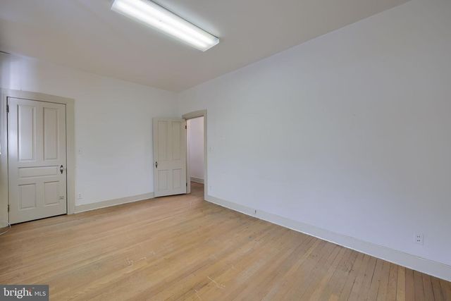 339 E MARKET ST, York, PA 17403