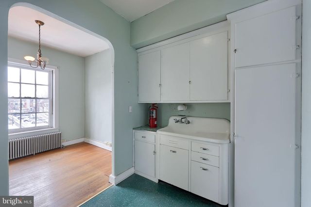 339 E MARKET ST, York, PA 17403