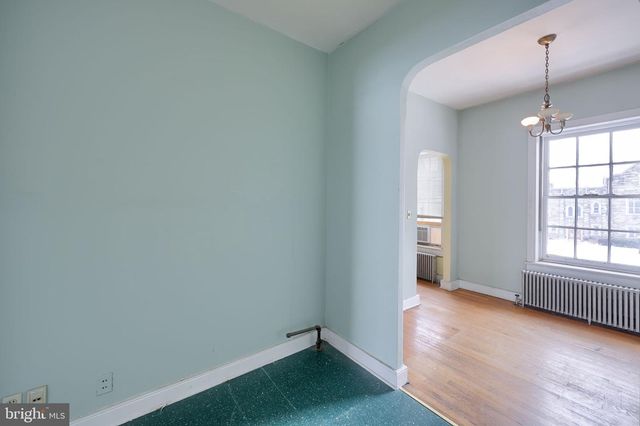 339 E MARKET ST, York, PA 17403