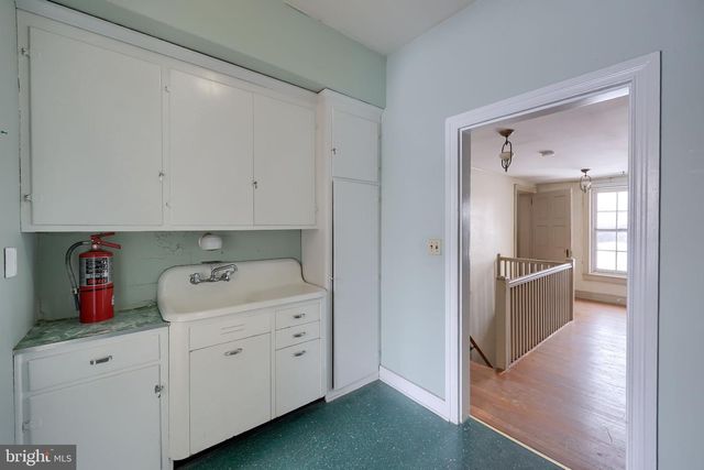 339 E MARKET ST, York, PA 17403