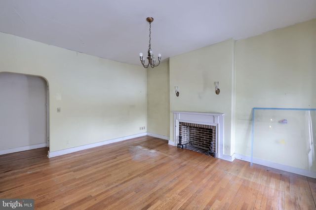 339 E MARKET ST, York, PA 17403