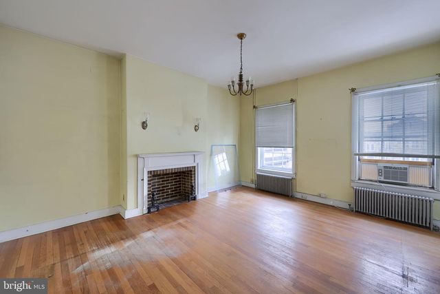 339 E MARKET ST, York, PA 17403