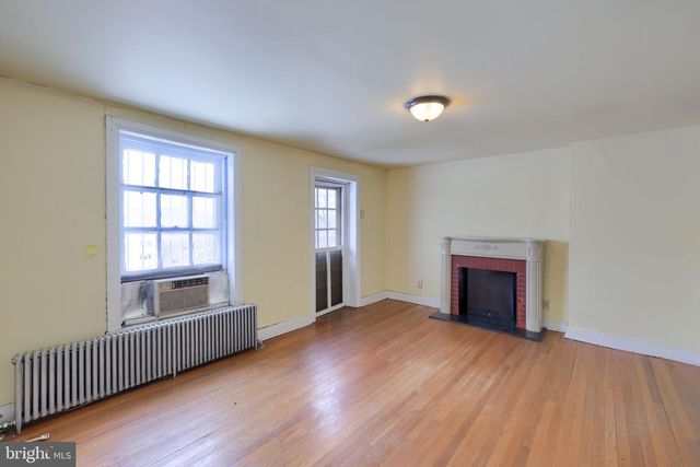 339 E MARKET ST, York, PA 17403