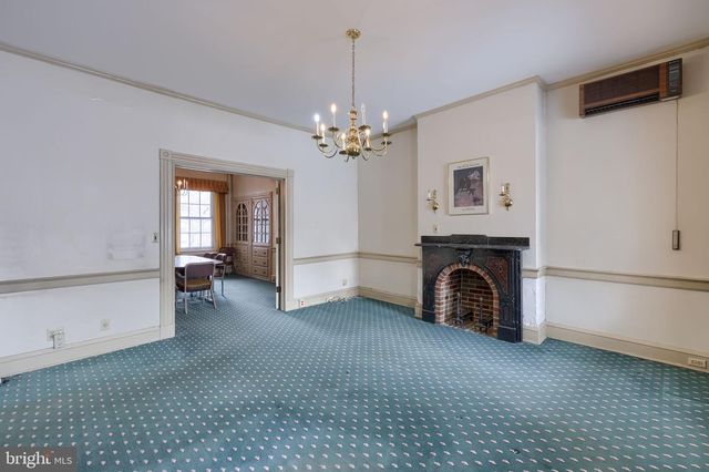 339 E MARKET ST, York, PA 17403