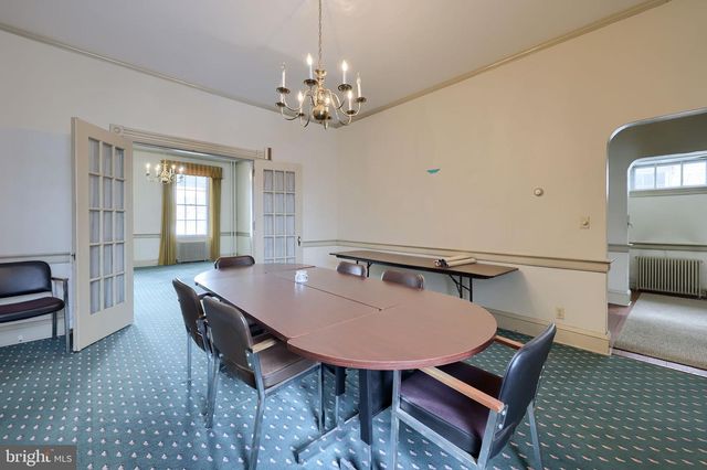 339 E MARKET ST, York, PA 17403