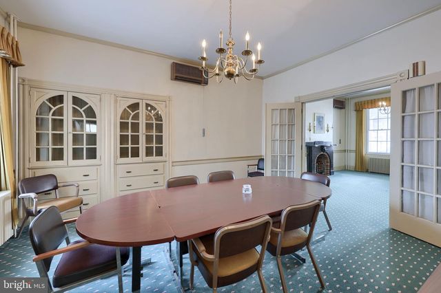 339 E MARKET ST, York, PA 17403