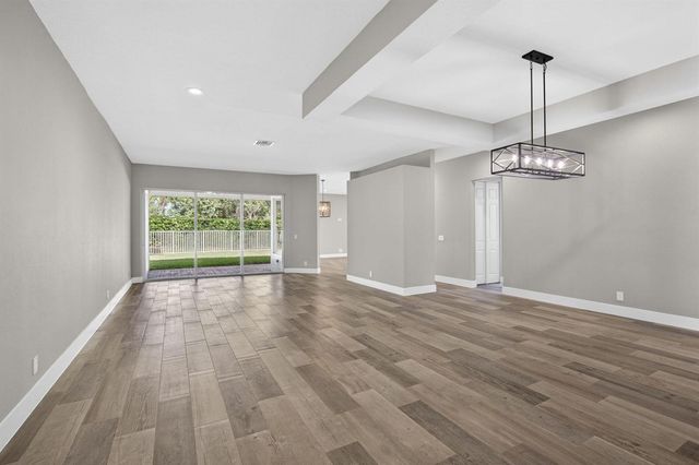 4293 Mariners Cove Drive, Wellington, FL 33449