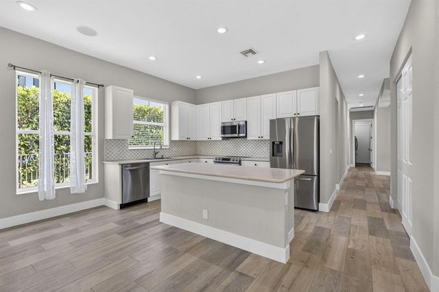 4293 Mariners Cove Drive, Wellington, FL 33449
