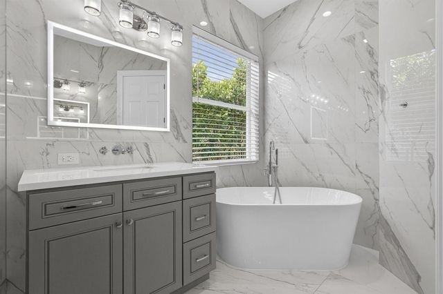 4293 Mariners Cove Drive, Wellington, FL 33449