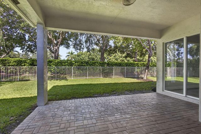 4293 Mariners Cove Drive, Wellington, FL 33449