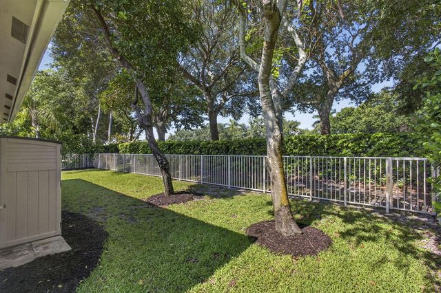 4293 Mariners Cove Drive, Wellington, FL 33449