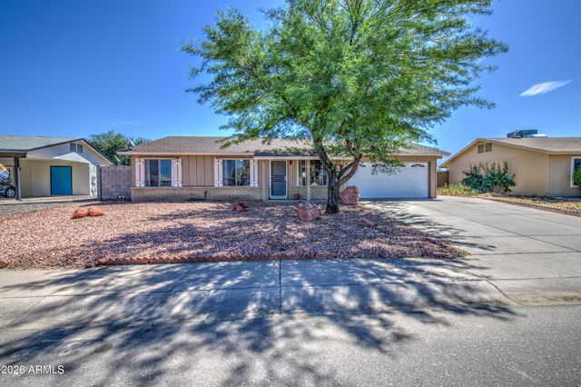 319 N VALENCIA Drive, Chandler, AZ 85226