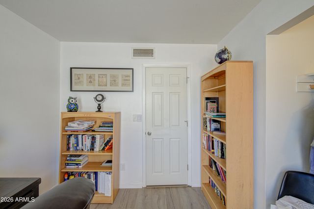 319 N VALENCIA Drive, Chandler, AZ 85226