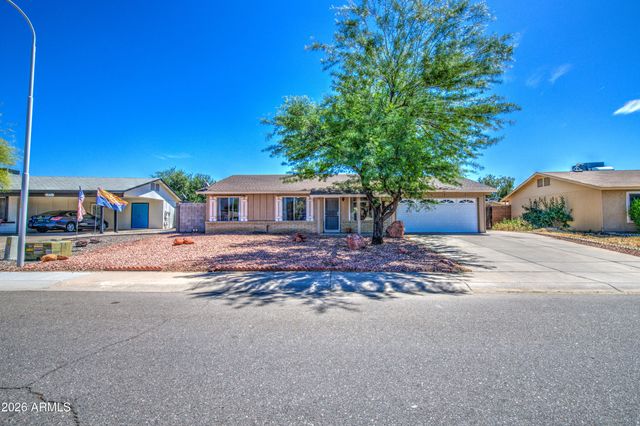 319 N VALENCIA Drive, Chandler, AZ 85226