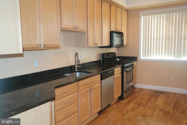 132 N LINWOOD AVE, Baltimore, MD 21224